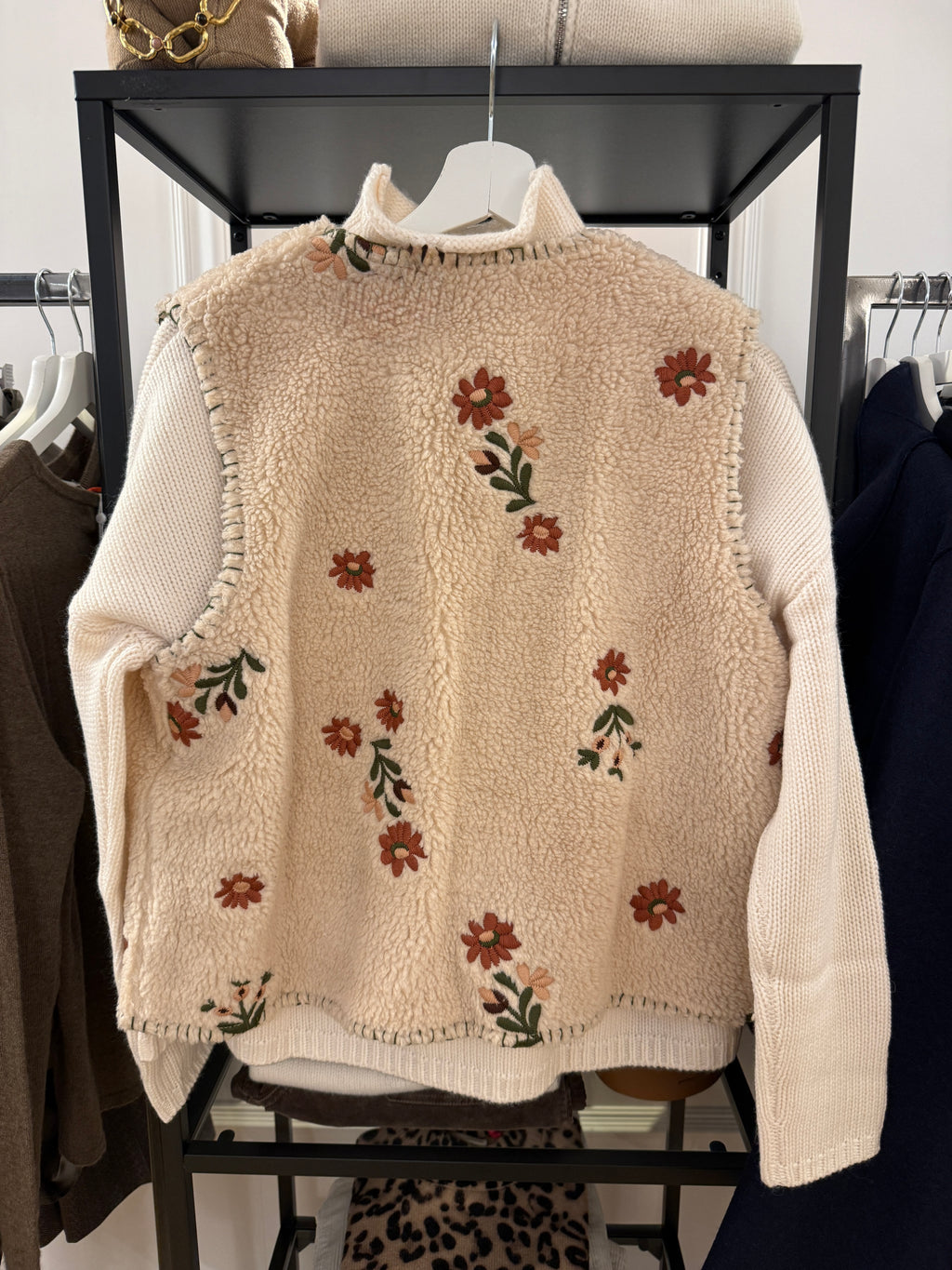 Gilet Ecomontone con Ricami